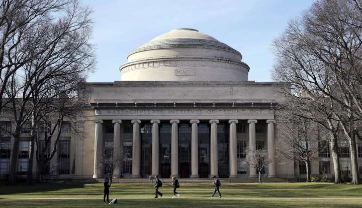 كورسات معهد ماساتشوستس للتكنولوجيا MIT على الإنترنت مجاناً