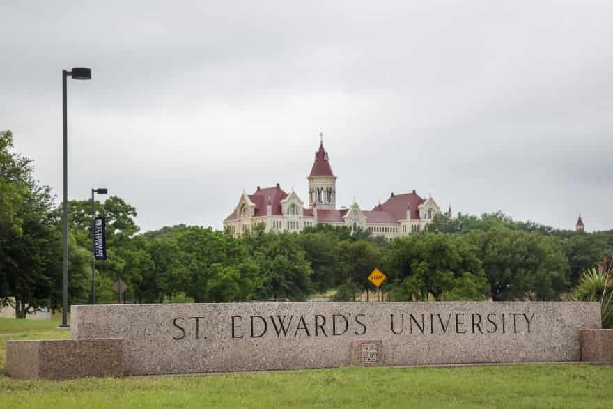 منح جامعة سانت إدوارد لدراسة البكالوريوس بالولايات المتحدة الأمريكية 2021