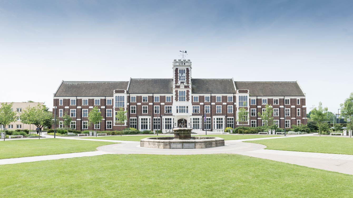 منحة كلية العلوم الاجتماعية والإنسانية الدولية في جامعة لوبورو لدرجة الدكتوراة في المملكة المتحدة 2022