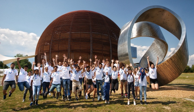 قدم الأن في برنامج CERN للتدريب الداخلي في سويسرا 2022 | ممول بالكامل